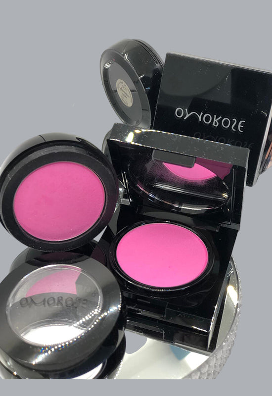 UNIVERSAL BLUSH